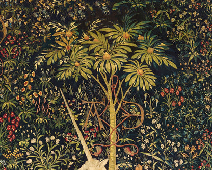 Estampado de unicornio medieval | Tapices de unicornio | Unicornio en cautiverio | Bosque floral antiguo | Arte mural de fantasía | Arte de tapices